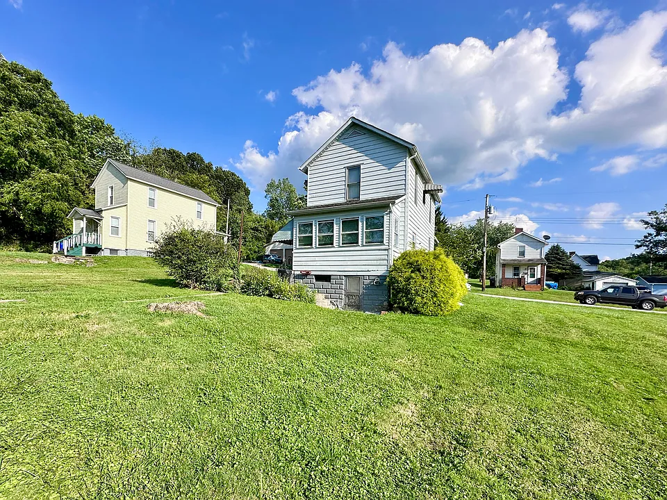 1413 Laurel Pl
