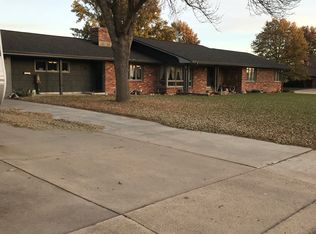 300 Morton Dr, Beatrice, NE 68310