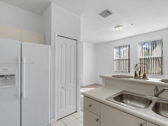 4th image of 120 Jacaranda Country Club Dr #200