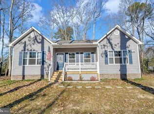105 9th St, Colonial Beach, VA 22443