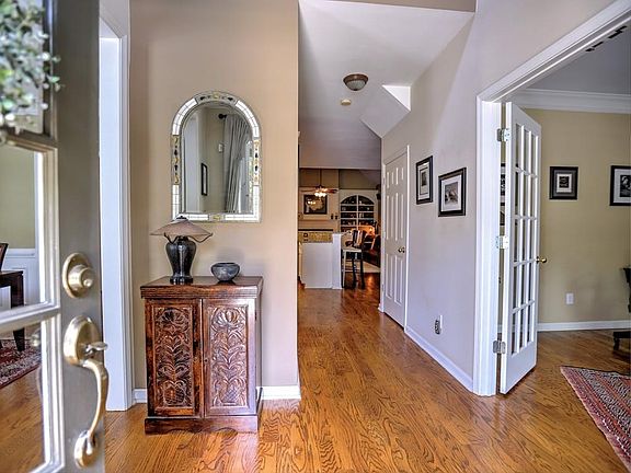 4th image of 2080 Darien Park Dr