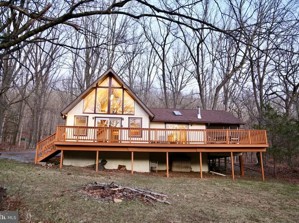 875 Settlers Valley Way, Lost City, WV 26810