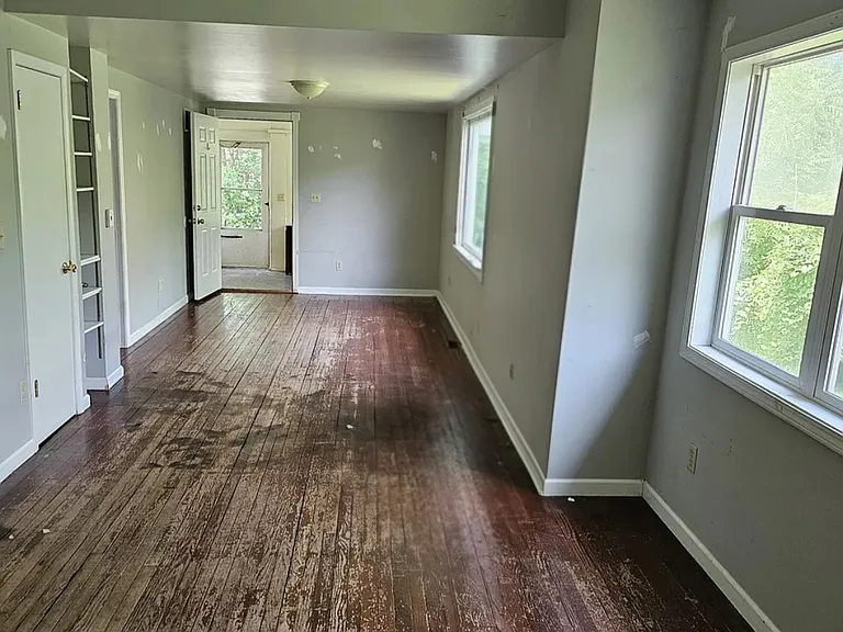 1227 Jackson St — Photo 4