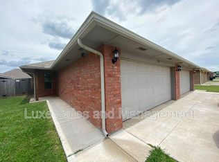 793 SW 13th St, Moore, OK 73160