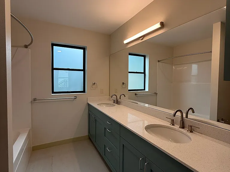 228 21st Ave E #228 — Photo 8