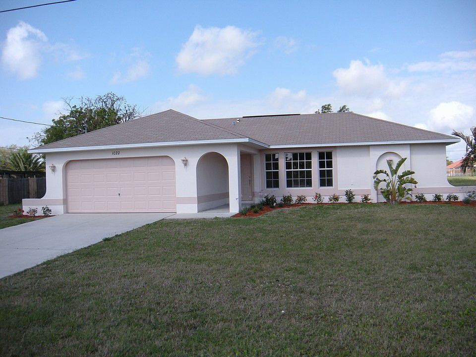 1st image of 1022 SE 17th Pl