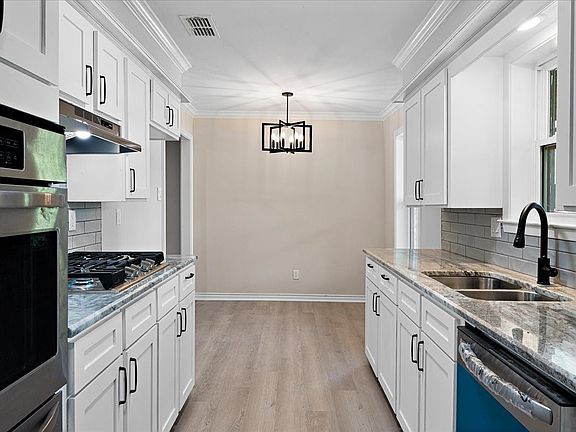 4th image of 409 Northwood Blvd