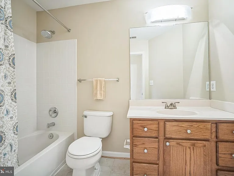 11551 Laurel Lake Sq — Photo 26