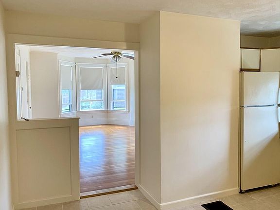 3rd image of 15 Nursery St #1