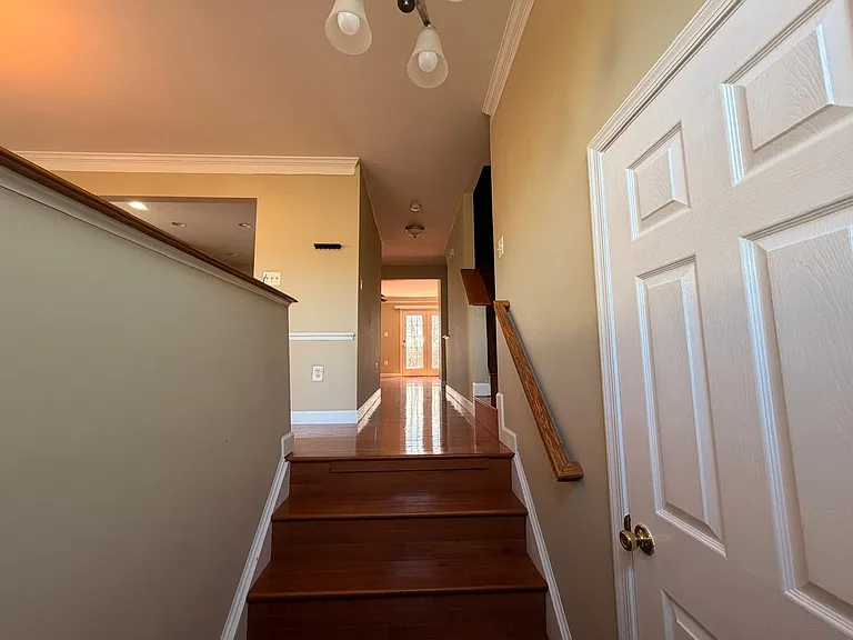 434 Lilac Ter NE — Photo 3