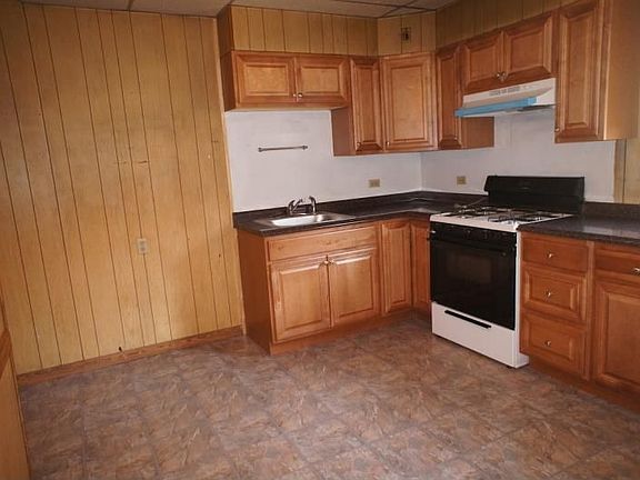 3rd image of 322 Westfield Ave