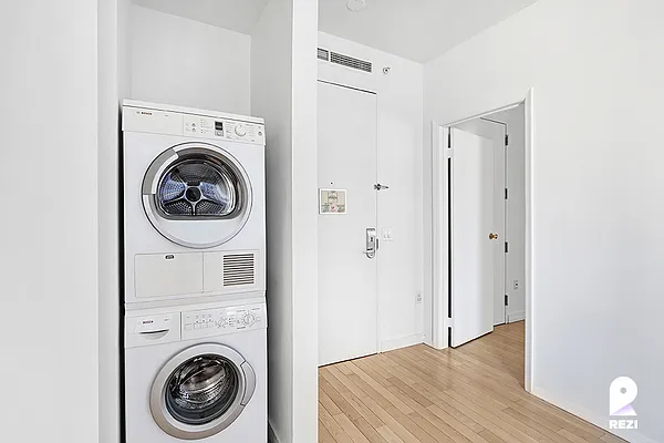 Rented by REZI | media 23