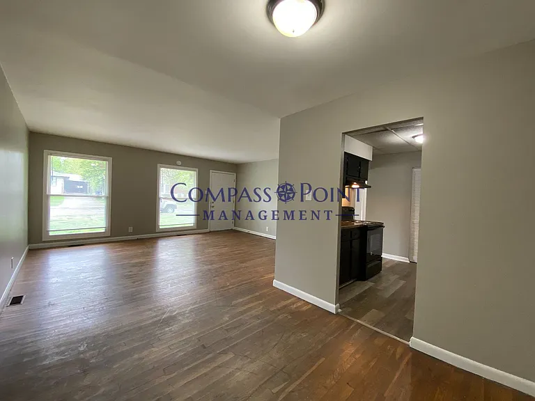 1885 Dunkirk Dr — Photo 3