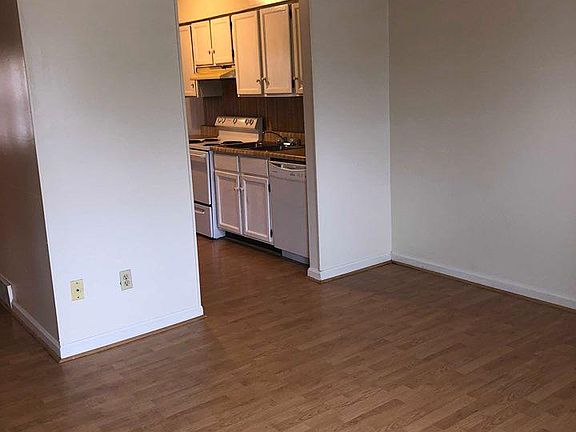 2nd image of 1726 Oshea St APT A