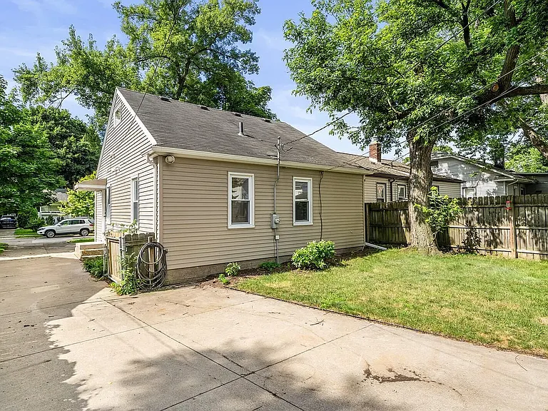 601 Dewey St #1 — Photo 17