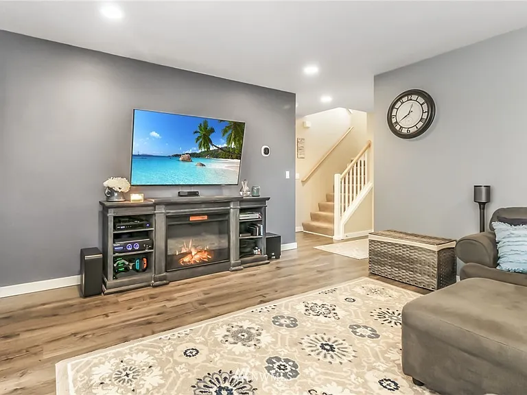 6511 Douglas Ave SE — Photo 7