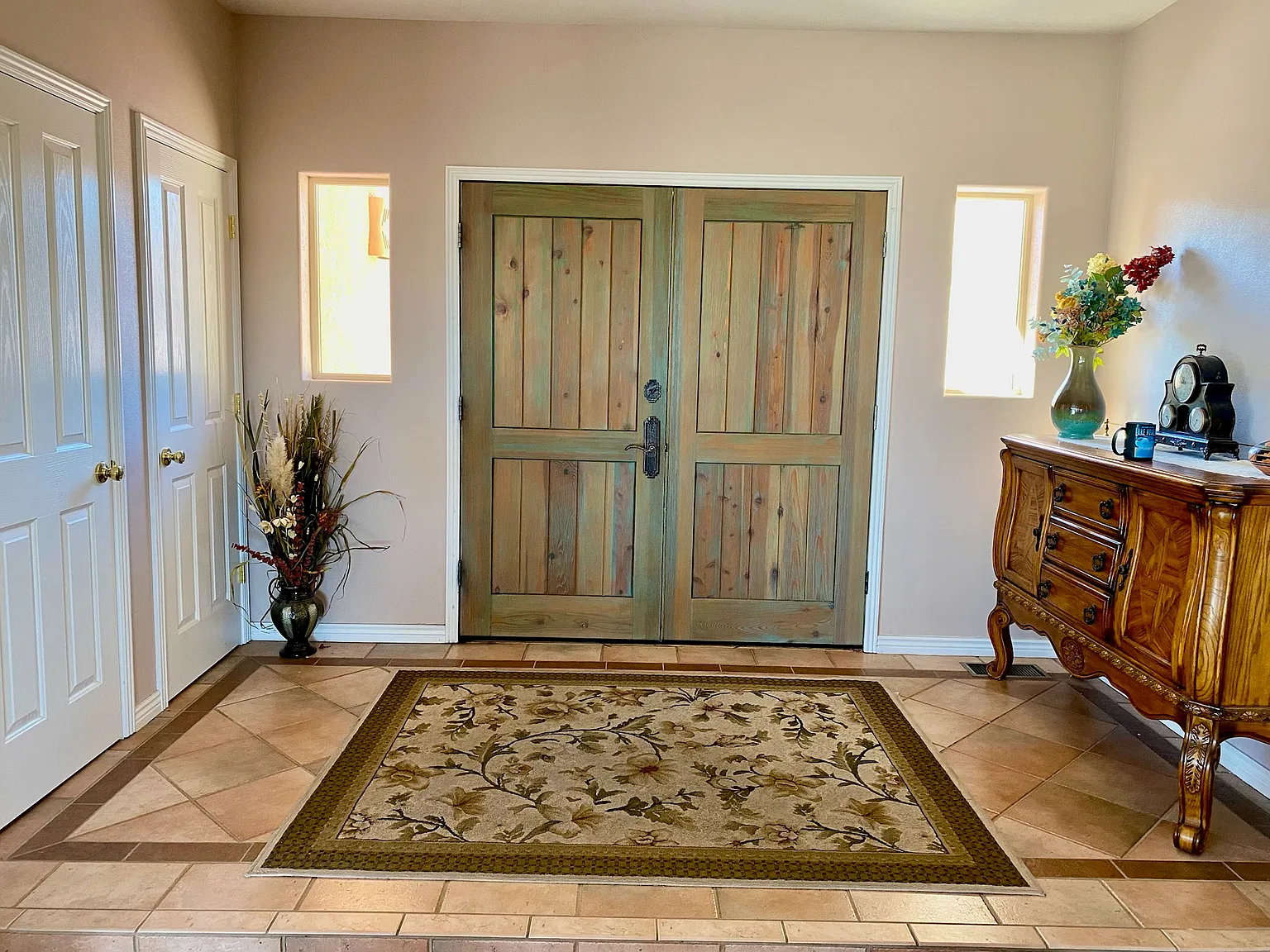 3 bed, 2800 sqft, $3,100 — Photo 2