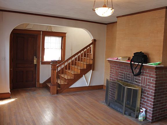 looking back at frnt door