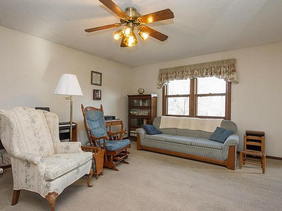 4th image of 2975 Monroe Dr