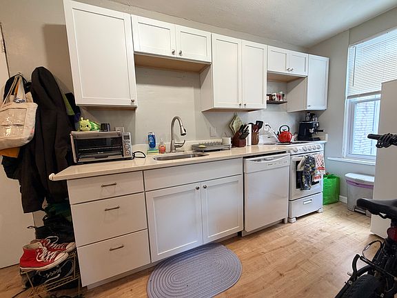 4th image of 5530 Stanton Ave