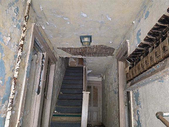 3rd image of 1525 N C St