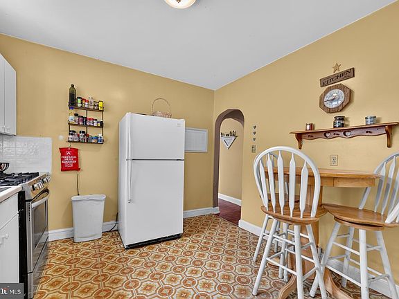 5th image of 119 Elm Ave