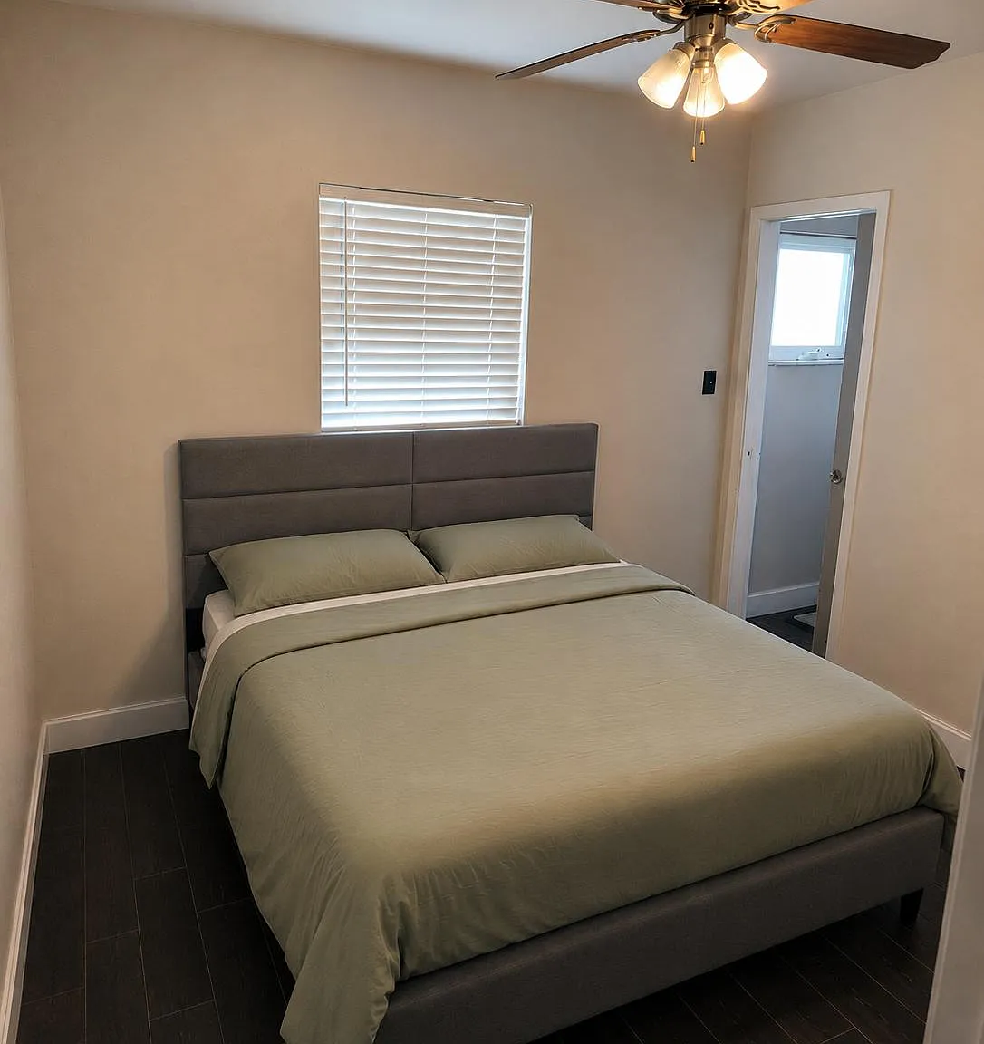 4 bed, 3.0 bath, 1300 sqft, $1,347 — Photo 1