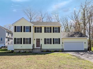 22 Mohawk Cir, Georgetown, MA 01833