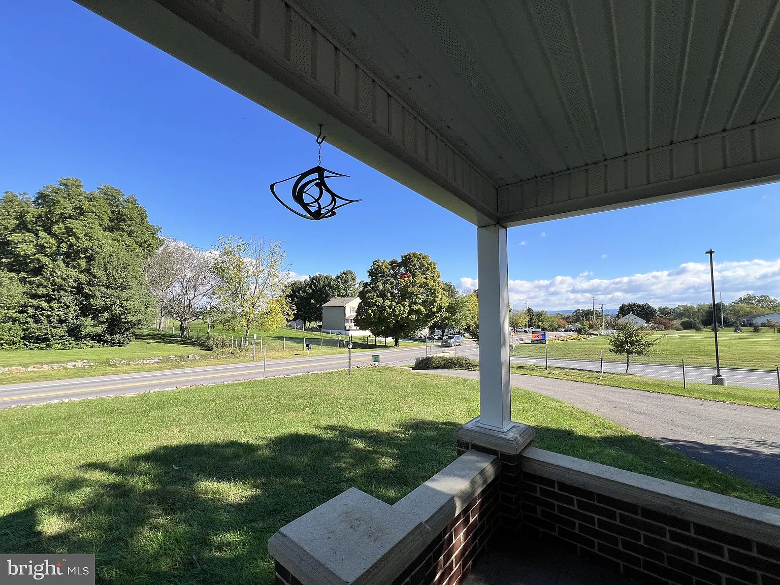 3 bed, 2.0 bath, 1400 sqft, $1,850 — Photo 2