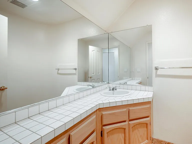 5105 Renaissance Ave — Photo 10