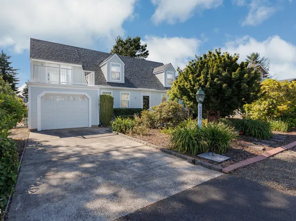 9235 Trout Pl, Gleneden Beach, OR 97388