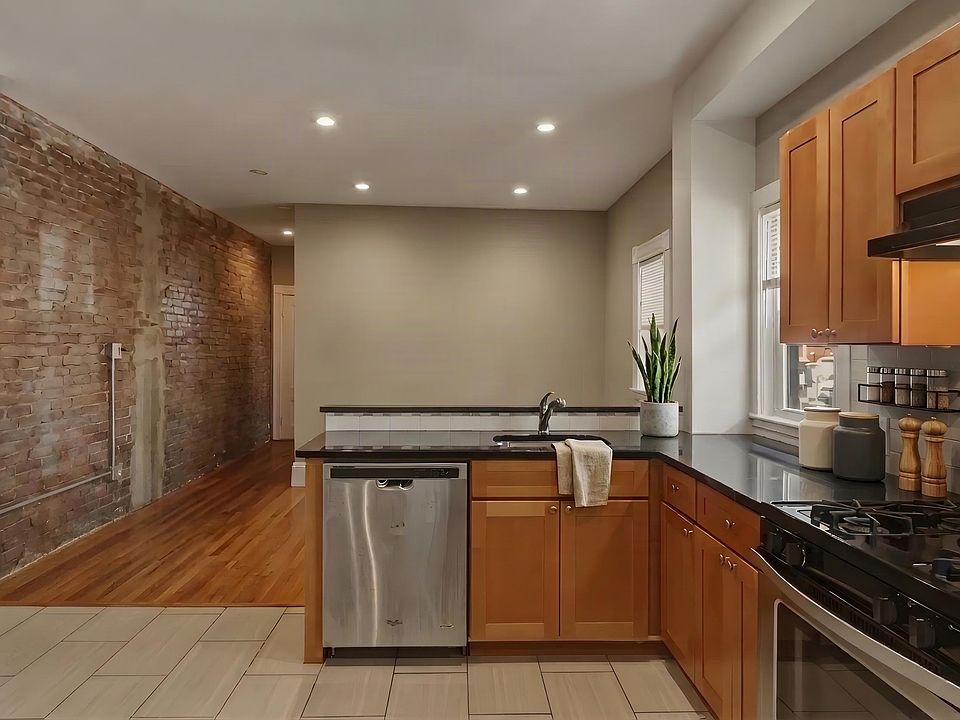 1st image of 2 Hano St #2
