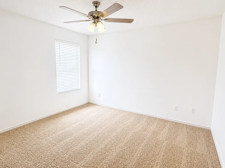 1303 Quail Meadow Dr — Photo 13