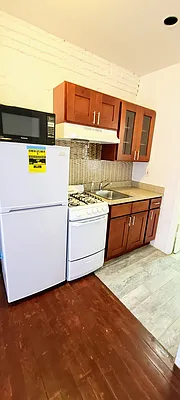 Rented by United Realty Equities | media 10