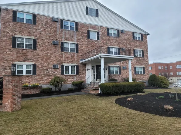 305 Pine St APT 2, Lowell, MA 01851