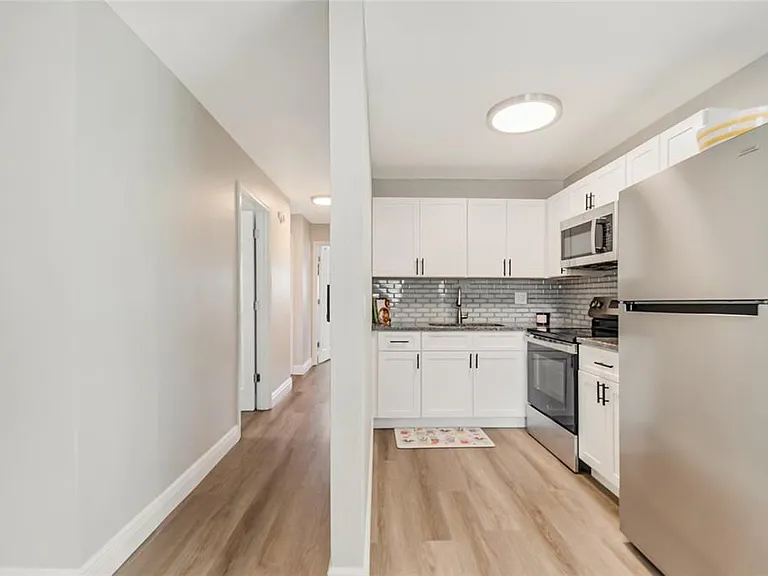 211 Woodmere Blvd — Photo 7
