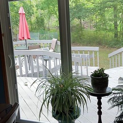 Dining towards rear deck
