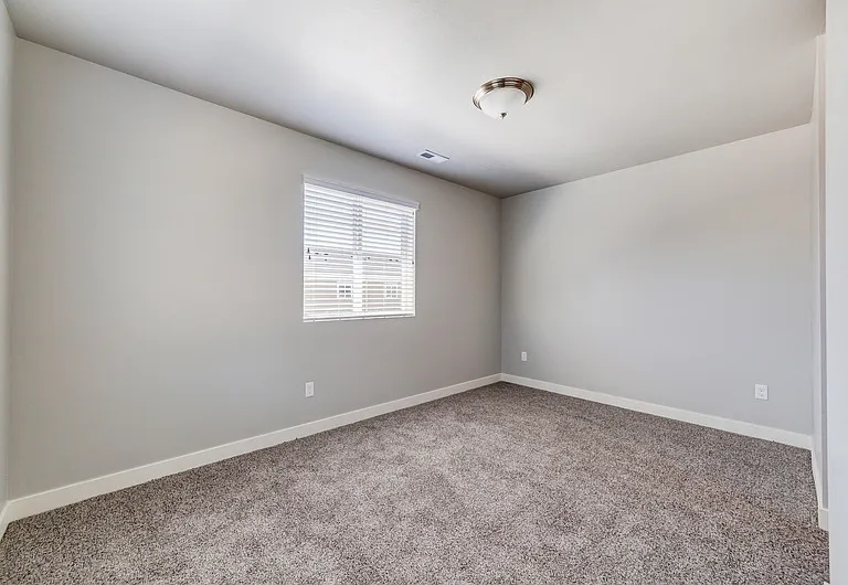 41 E 700 N — Photo 13
