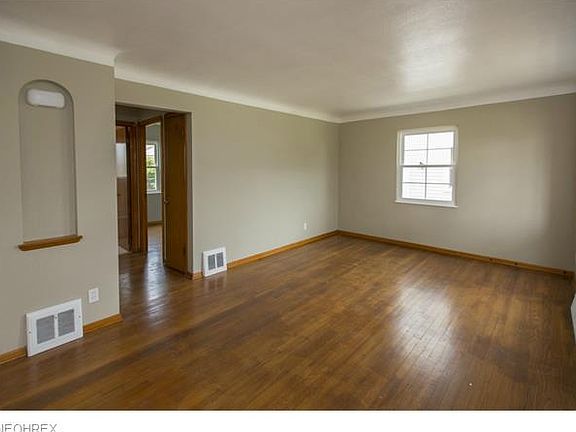 3rd image of 2911 Heresford Dr