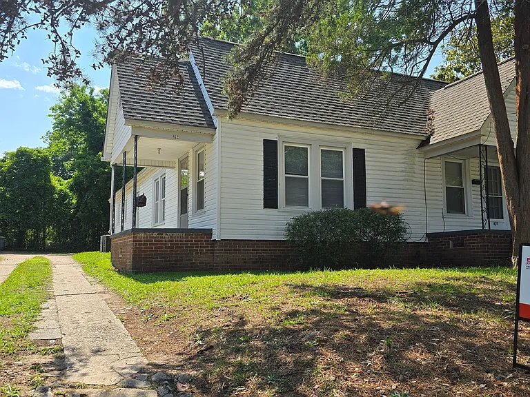 612 Oakshade Ave — Photo 1