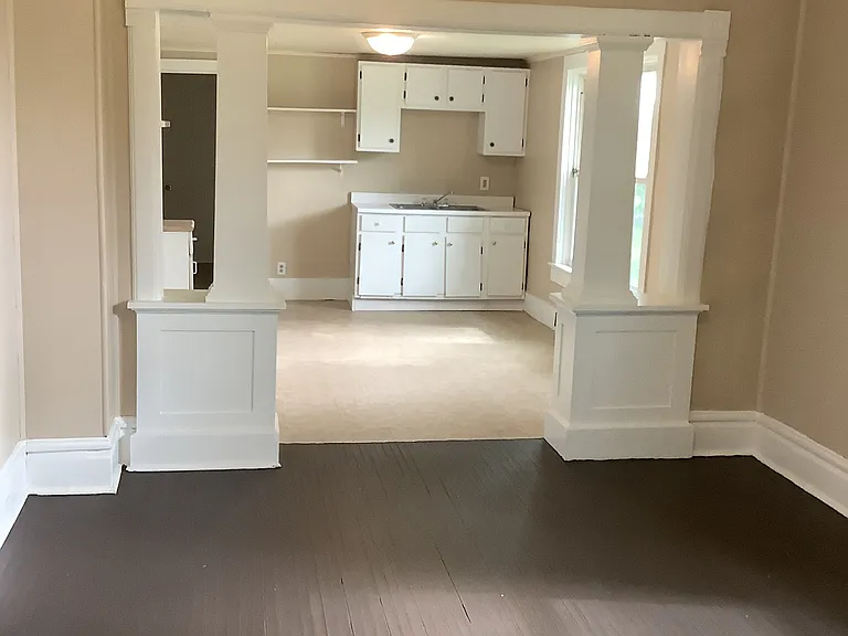 1921 W Malone Ave — Photo 3