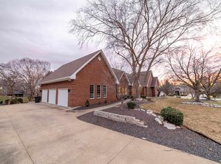 921 Birdie Ln, Quincy, IL 62305