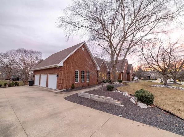 921 Birdie Ln, Quincy, IL 62305