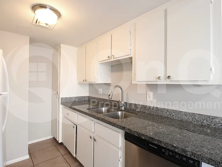 860 E Brown Rd #32 — Photo 4