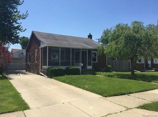 17824 Bayne St, Roseville, MI 48066
