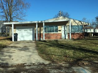 21 Blackburn Dr, Belleville, IL