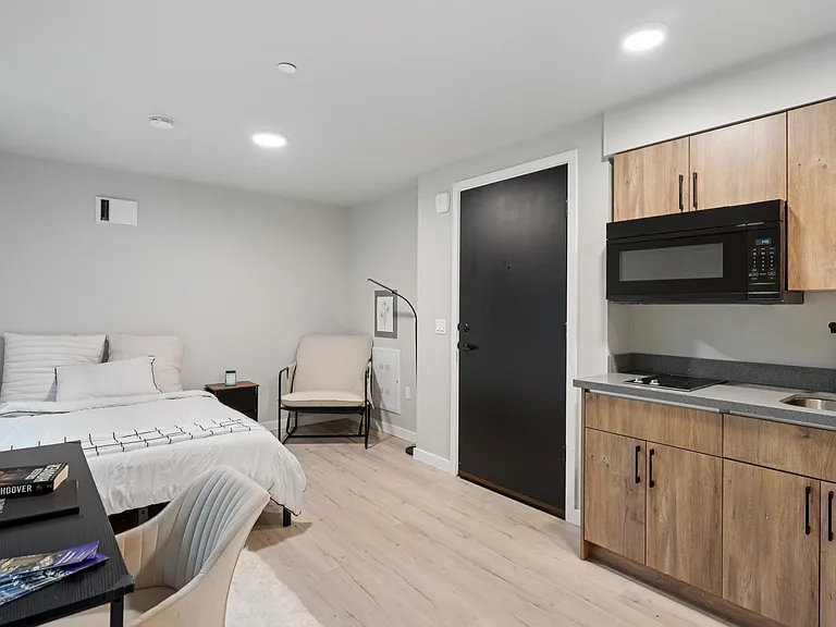 Clara Apartments — Photo 5