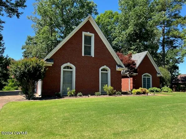 325 Forest Lake Dr, Humboldt, TN 38343