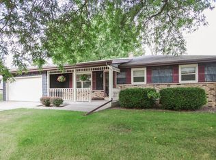 243 Crestview Dr, Fredonia, WI 53021