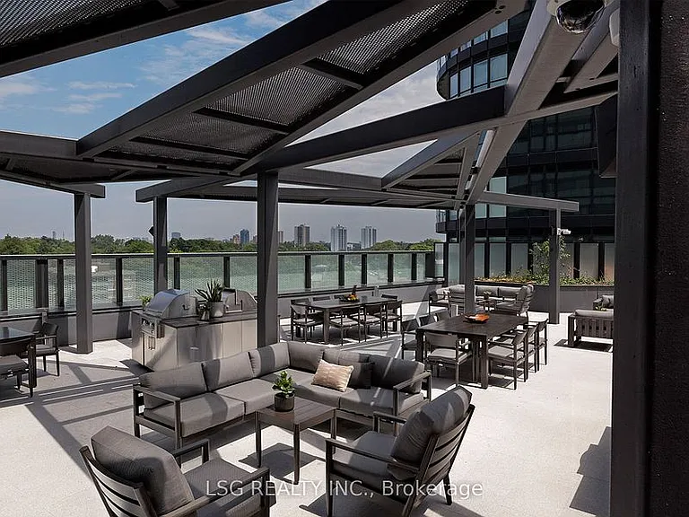585 Bloor St E #318 — Photo 26